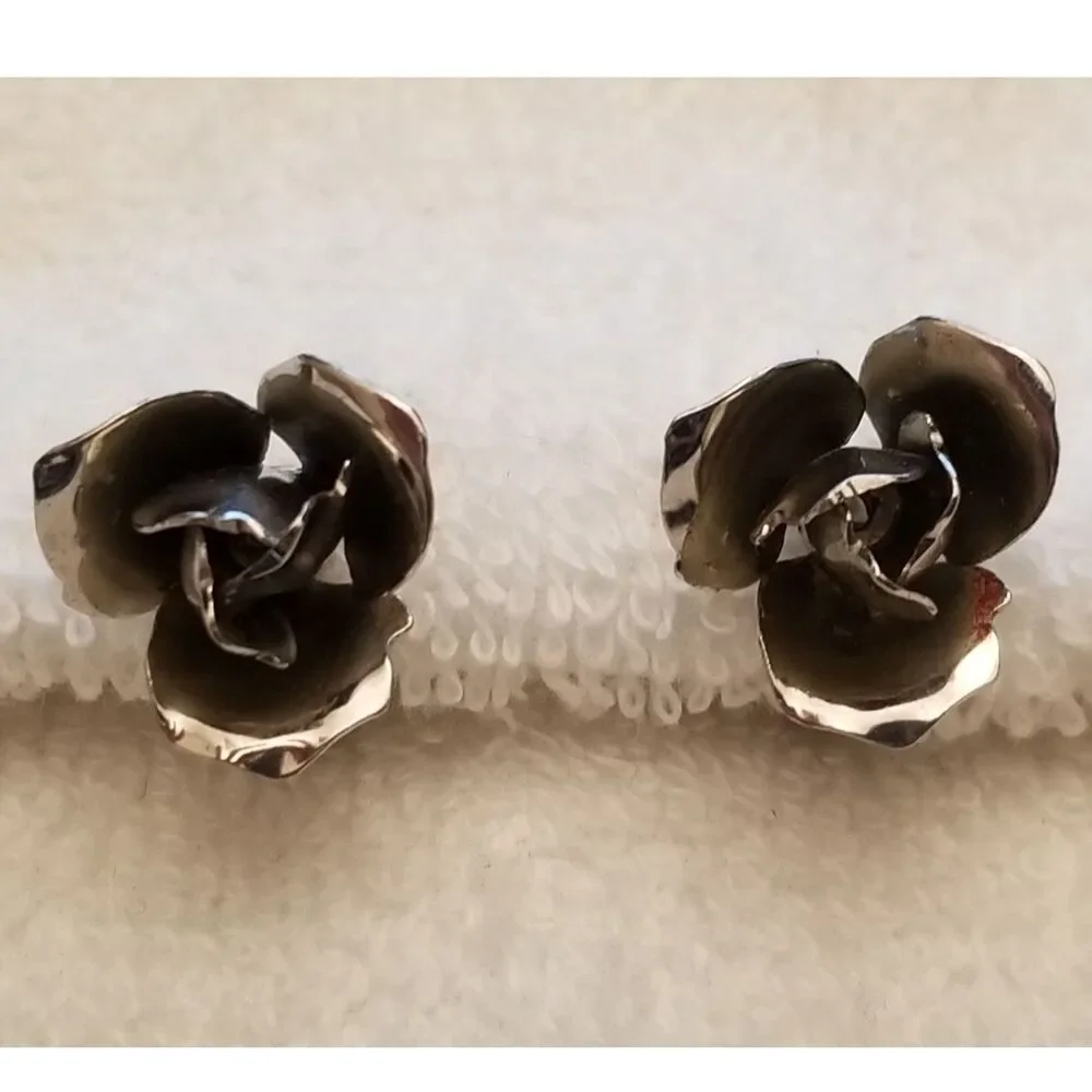 Vintage Silver Tone Screw Back Earrings